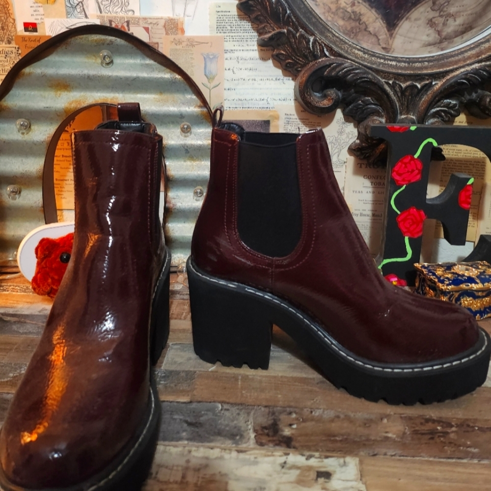 Forever 21 Maroon heeled boots